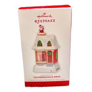Hallmark Kringleville‎ 1225 Kringleville Drive 4th and final in series Santa